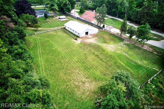 10268 7 Mile Road, Salem Township, MI 48167