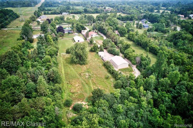 10268 7 Mile Road, Salem Township, MI 48167