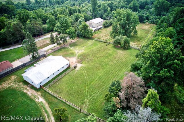 10268 7 Mile Road, Salem Township, MI 48167