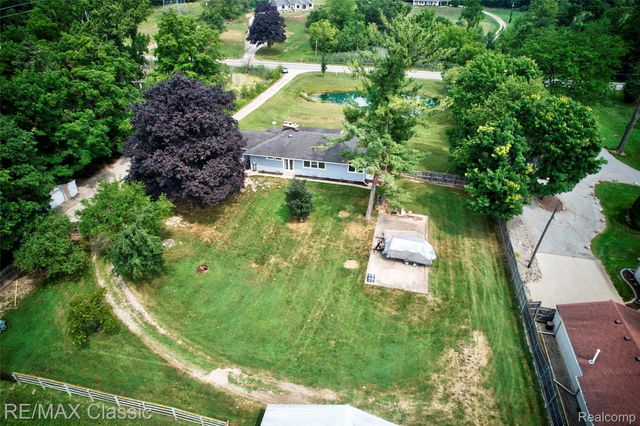 10268 7 Mile Road, Salem Township, MI 48167