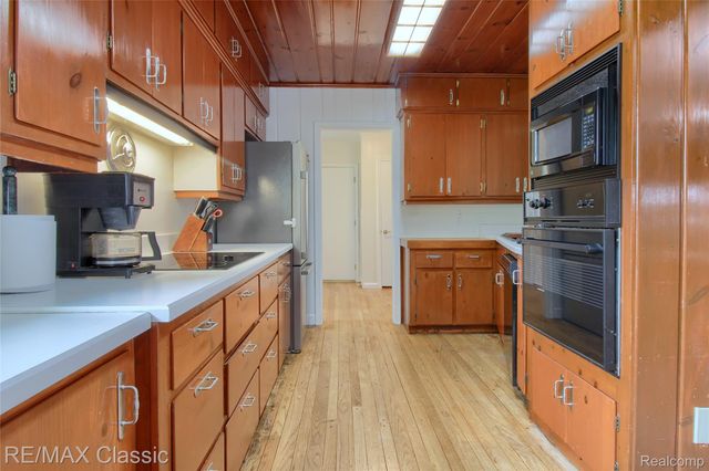 10268 7 Mile Road, Salem Township, MI 48167