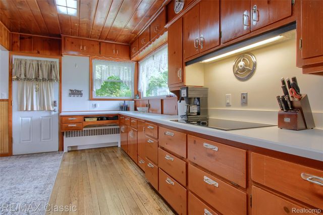 10268 7 Mile Road, Salem Township, MI 48167