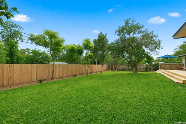 1068 IVY LN, Terrell Hills, TX 78209