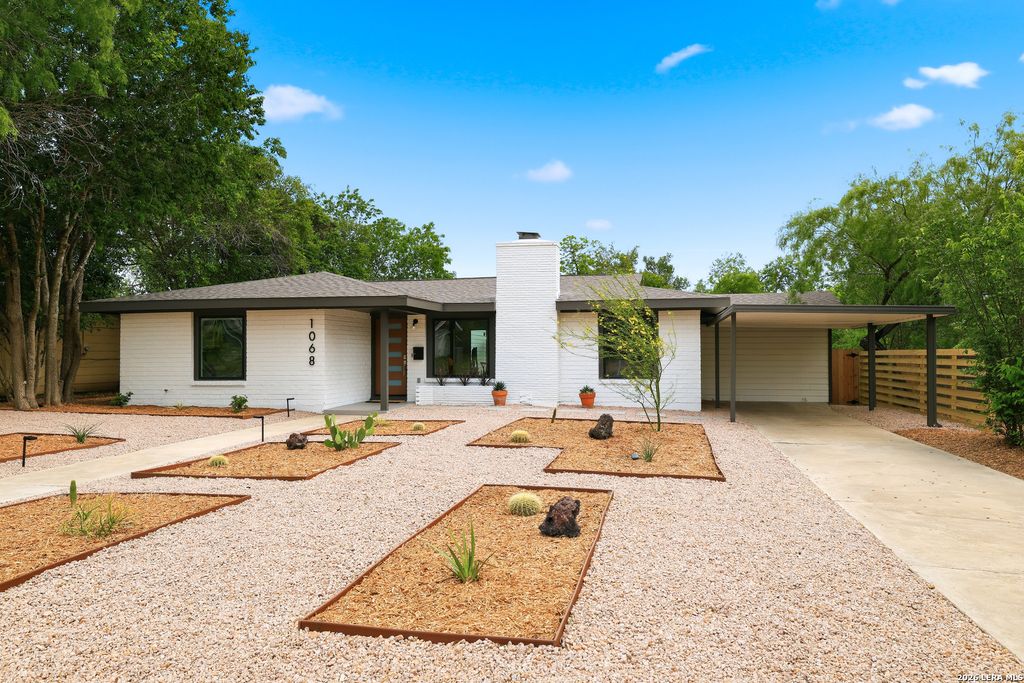 1068 IVY LN, Terrell Hills, TX 78209
