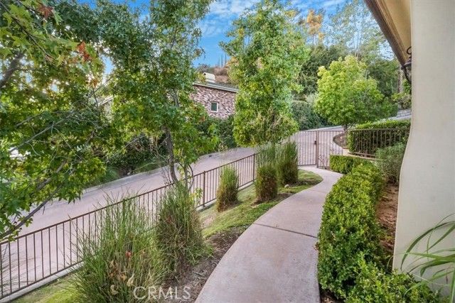 891 Crescent Drive, Monrovia, CA 91016