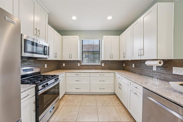 8433 ALBERATA VISTA DRIVE, Tampa, FL 33647