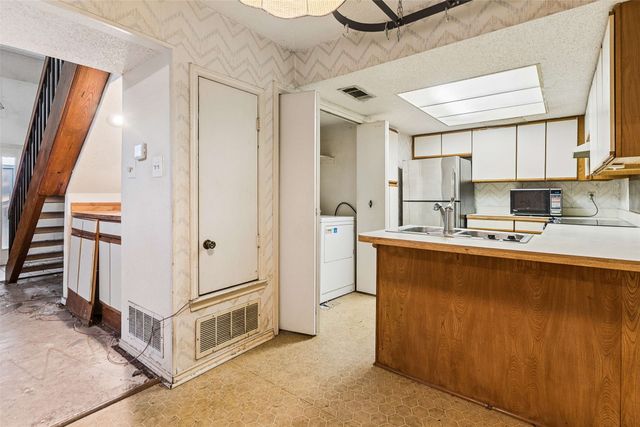 18040 Midway Road 105, Dallas, TX 75287