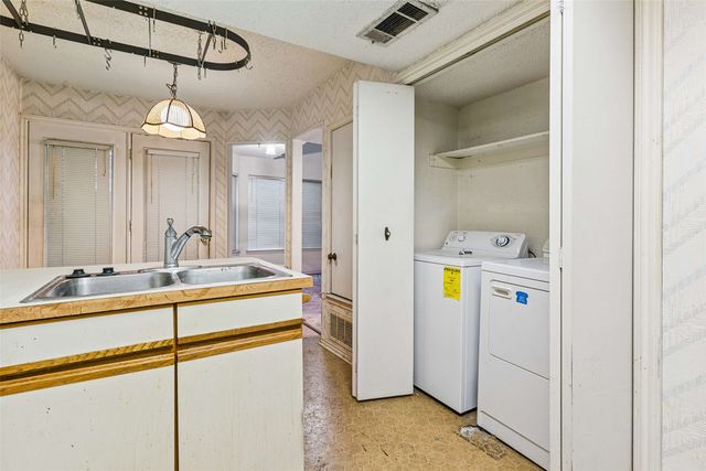 18040 Midway Road 105, Dallas, TX 75287
