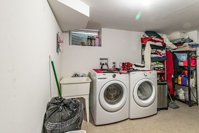 1054 Broadmoor Place, Deerfield, IL 60015