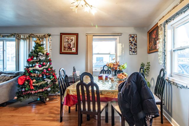 1054 Broadmoor Place, Deerfield, IL 60015