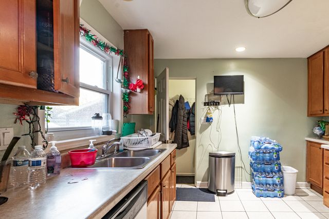 1054 Broadmoor Place, Deerfield, IL 60015