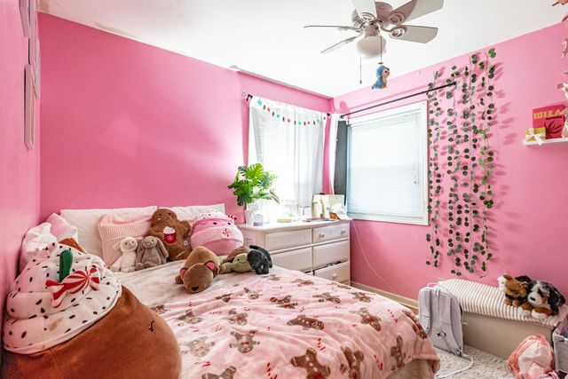 1054 Broadmoor Place, Deerfield, IL 60015