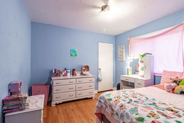 1054 Broadmoor Place, Deerfield, IL 60015