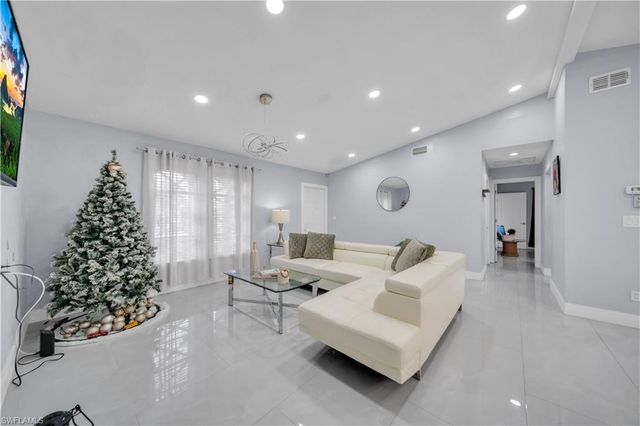 4424 13th AVE, Cape Coral, FL 33914