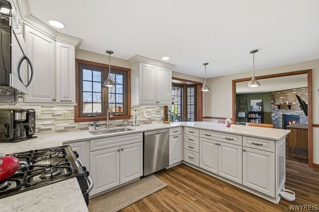 3662 Woodhaven Circle, Hamburg, NY 14075