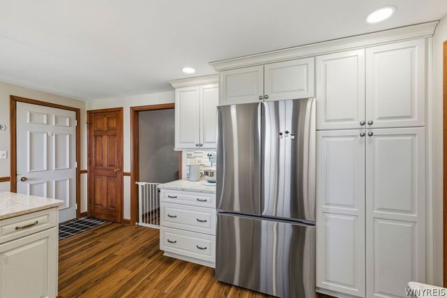 3662 Woodhaven Circle, Hamburg, NY 14075