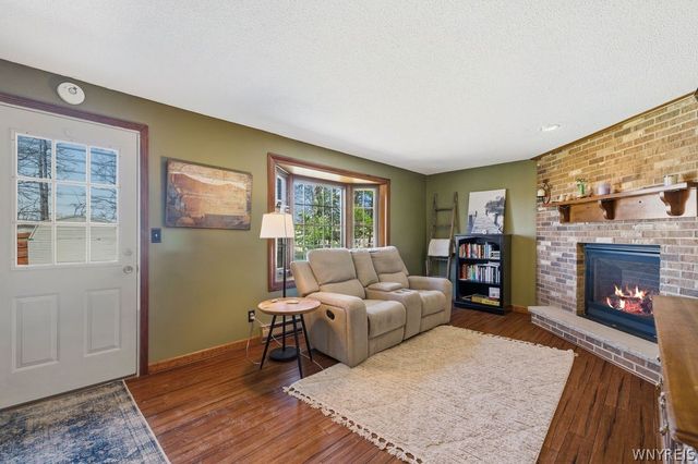 3662 Woodhaven Circle, Hamburg, NY 14075