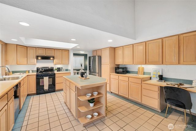 19205 124th Avenue SE, Kent, WA 98031