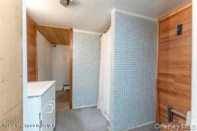 11 Miller Lane, New Paltz, NY 12561