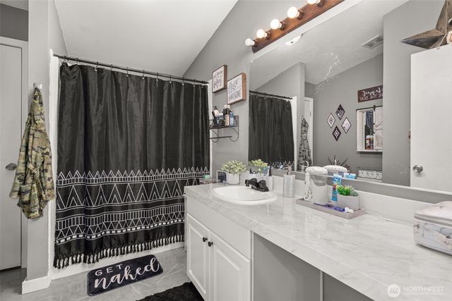 143 Deer Haven Drive, Winlock, WA 98596