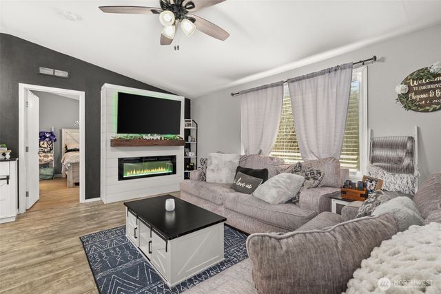 143 Deer Haven Drive, Winlock, WA 98596