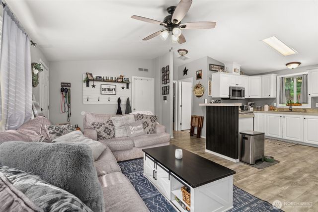 143 Deer Haven Drive, Winlock, WA 98596