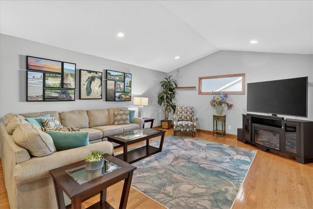 14846 Birdsong Lane, Grand Haven, MI 49417