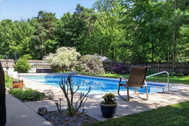 14846 Birdsong Lane, Grand Haven, MI 49417