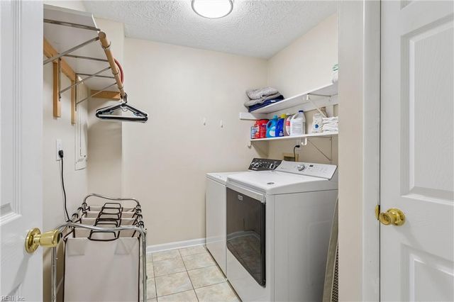 251 Gena CT, Newport News, VA 23602