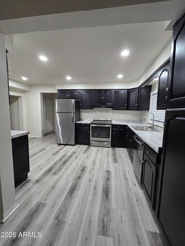 6725 N 55TH Drive, Glendale, AZ 85301