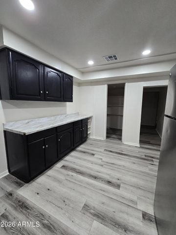 6725 N 55TH Drive, Glendale, AZ 85301