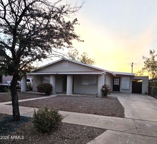 6725 N 55TH Drive, Glendale, AZ 85301