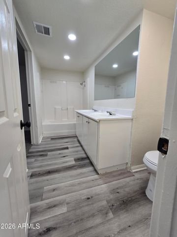 6725 N 55TH Drive, Glendale, AZ 85301