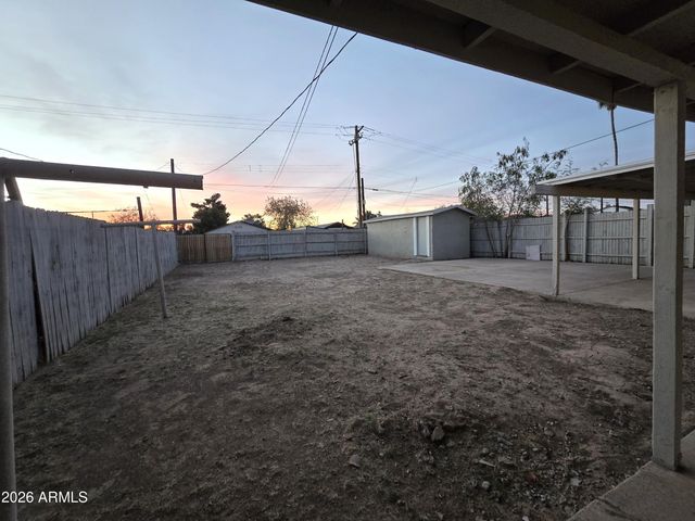 6725 N 55TH Drive, Glendale, AZ 85301