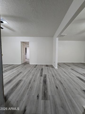 6725 N 55TH Drive, Glendale, AZ 85301