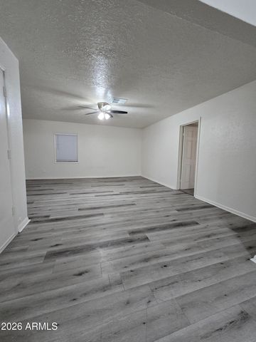 6725 N 55TH Drive, Glendale, AZ 85301