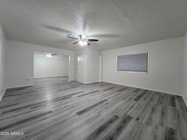 6725 N 55TH Drive, Glendale, AZ 85301