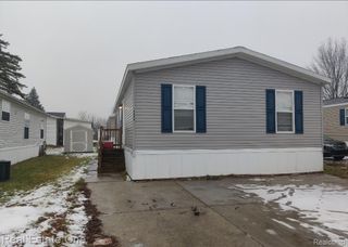 15990 Villaire Ave., Clinton Charter Township, MI 48038