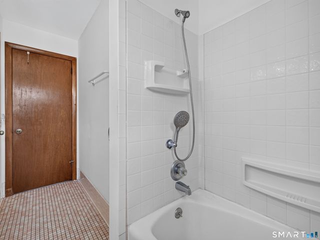 6 Willow Lane, Ledyard, CT 06339