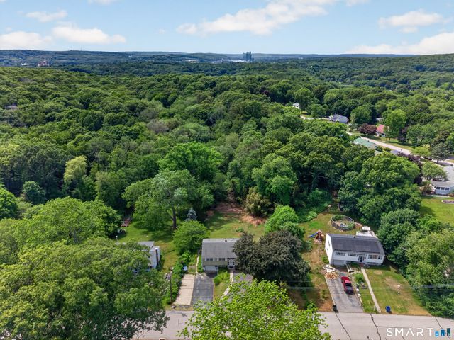 6 Willow Lane, Ledyard, CT 06339