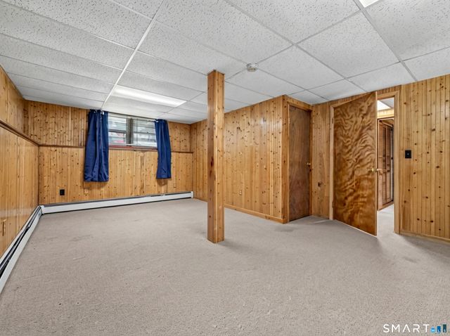 6 Willow Lane, Ledyard, CT 06339