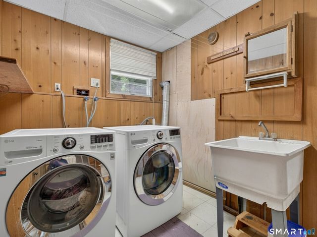 6 Willow Lane, Ledyard, CT 06339