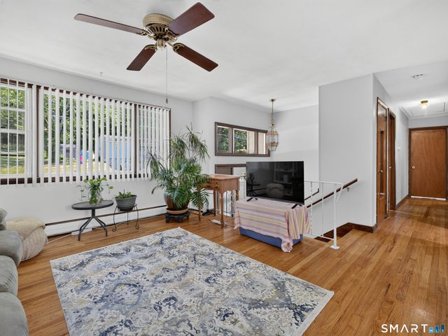 6 Willow Lane, Ledyard, CT 06339