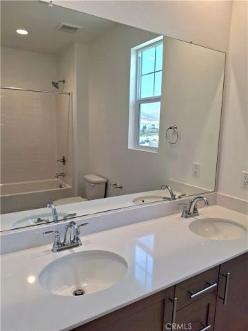 31309 Sutherland Pass, Winchester, CA 92596