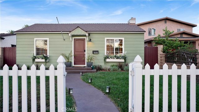 2636 Easy Avenue, Long Beach, CA 90810