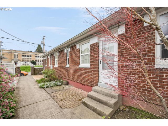 2633 Nw RALEIGH St 33, Portland, OR 97210