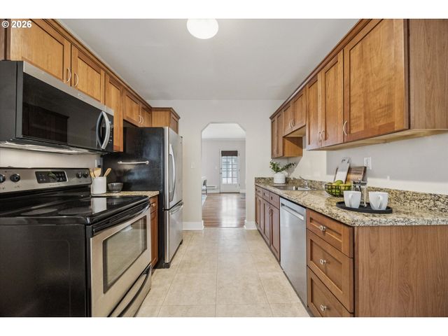 2633 Nw RALEIGH St 33, Portland, OR 97210