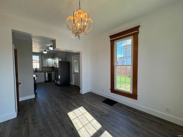 353 E 6TH Street, Peru, IN 46970