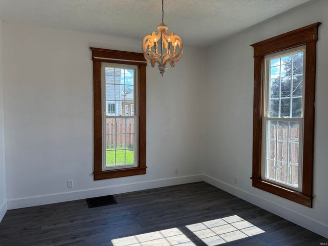 353 E 6TH Street, Peru, IN 46970