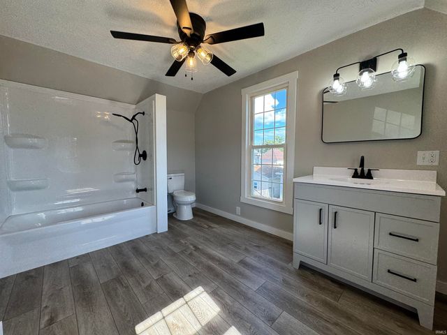 353 E 6TH Street, Peru, IN 46970